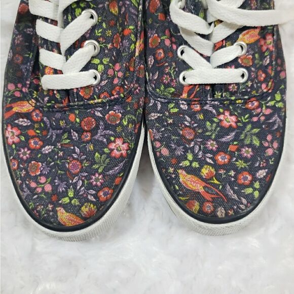 American Eagle size 6 sneaker with floral wildflowers and bird print 🐦 🌼 - Picture 2 of 10